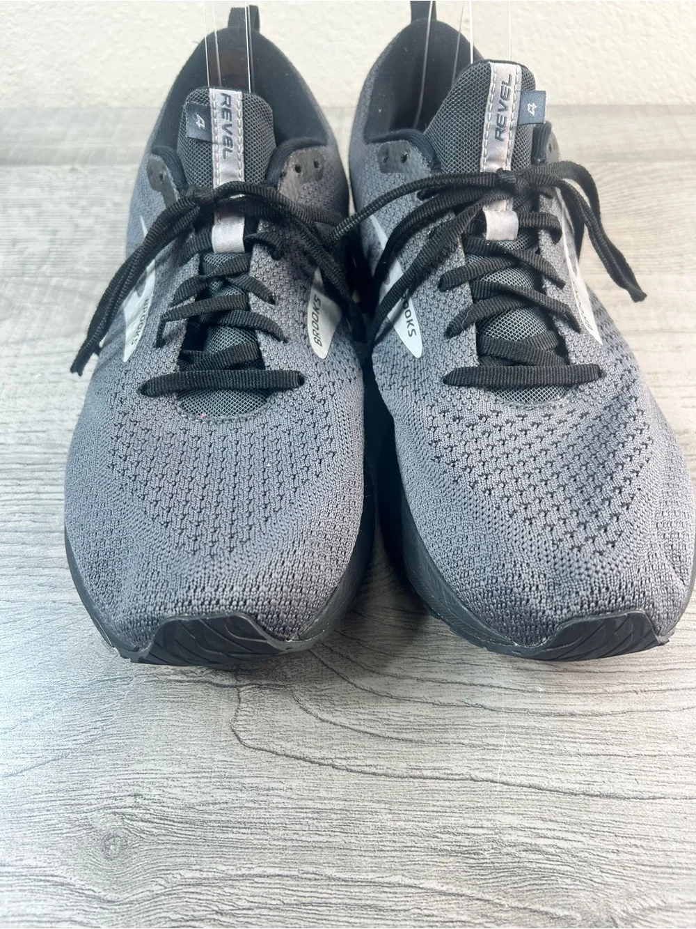 Brooks Revel 4 Men’s Size 11.5 D Gray and Black Knit Running Shoes Sneaker